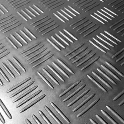 Резиновый напольный коврик с узором в клетку для гаража фургона автомобиля рулон 1 м 5 шт. - Изображение 1 из 2