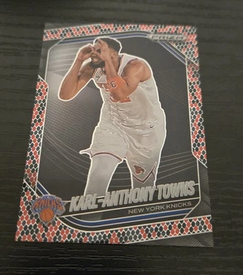 2024-25 Panini Prizm piel de serpiente negra #107 SP Karl Anthony Towns New York Knicks Foto 1 de 2