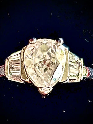 NEW LADIES ENGAGEMENT/COCKTAIL AVON 2.5 CT QUALITY PEAR CZ RING SILVER SZ 6/7 - Image 1 of 4