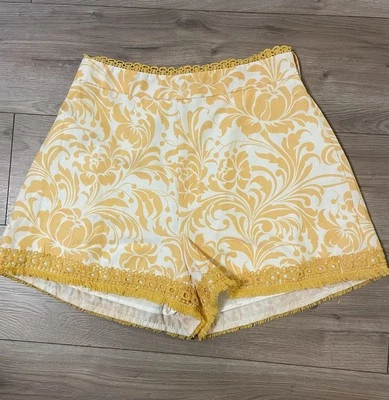 Pantalones Cortos Chicways Talla L Amarillo/Blanco Forrados Encaje Flecos Borde Floral Boho Romántico Foto 1 de 4