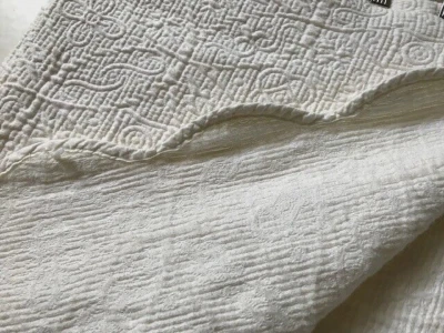 Bordes festoneados crema beige cama queen cubre cama mate algodón cabaña Foto 1 de 4