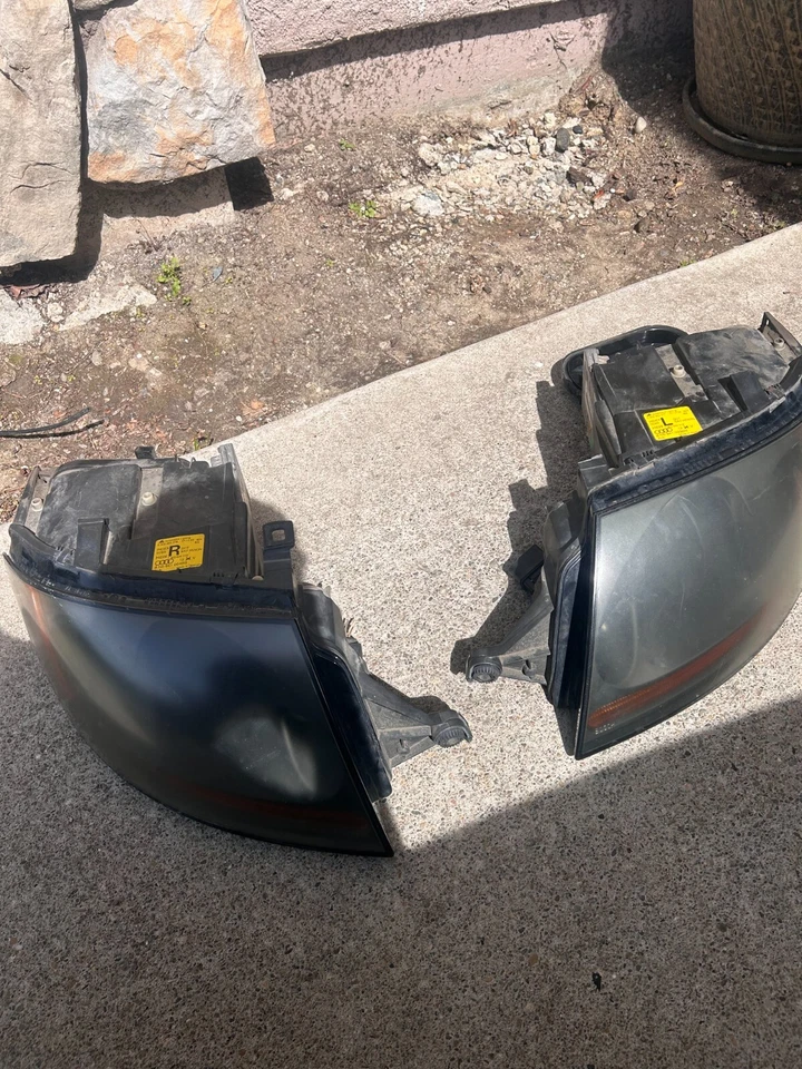 Conjunto de lámpara de faro delantero derecho pasajero AUDI TT Quattro cupé se adapta 03-06 Foto 1 de 1
