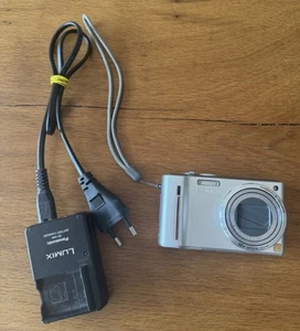 Panasonic LUMIX DMC-TZ8/DMC-ZS5 12,1 MP Digitalkamera - Silber - Bild 1 von 7