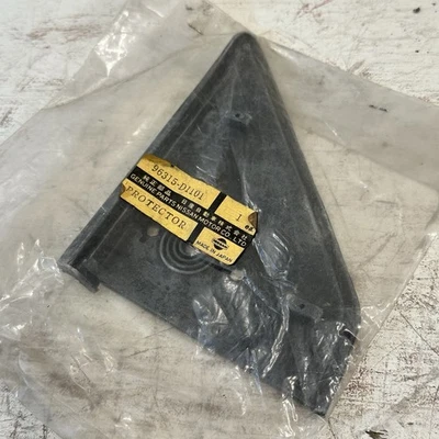 New Vintage OEM Nissan 96315D1101 LH Door Corner Finish Fin Fits 350Z NOS - Image 1 of 4
