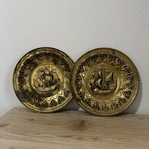 Hammered Brass Embossed Wall Plates Sailboats Ships Made in England Set Of 2 - Picture 1 of 15