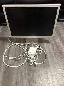 Apple 23" LCD Cinema HD Display Monitor A1082 FOR PARTS - Picture 1 of 7