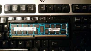 Hynix 8GB PC3-12800R DDR3-1600 Server Memory RAM - Picture 1 of 2