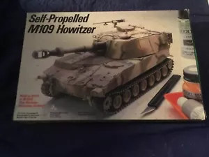 Testors (Italeri) 1/35 Self Propelled M109 Howitzer Model Kit Tank #777 - Picture 1 of 5