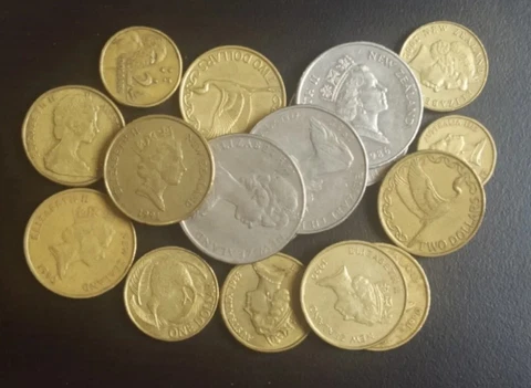 AUSTRALIA & NEW ZEALAND LOT OF 18 VINTAGE & CURRENT COINS HEAVY HIGH VALUE FV Cover
