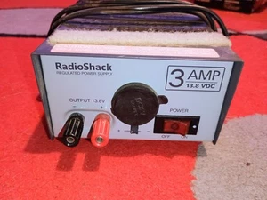 Radio Shack Regulated Power Supply 22-504 13.8 Volt 3 Amp DC Output 120V Input - Zdjęcie 1 z 4