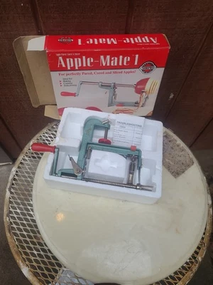 Pelador, pelador, corer y cortador de manzanas Apple-Mate 1 de Norpro de colección Foto 1 de 4