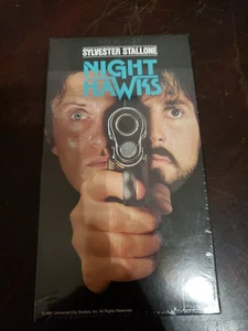 Night Hawks - Sylvester Stallone - VHS 1981 - Factory Sealed Action Cops Z1 - Picture 1 of 6