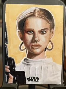 2022 Topps Finest Star Wars Padme Amidala scheda schizzo 1/1 di RJ Tomascik - Foto 1 di 2