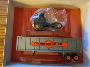 Winross Cooper-Jarrett Inc Semi Tractor Trailer 1:64 Diecast Modell - Bild 1 von 1