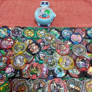 DX Yokai Watch U Prototipo Giocattolo Medaglia Set Lotto di 150 Usati - Foto 1 di 12