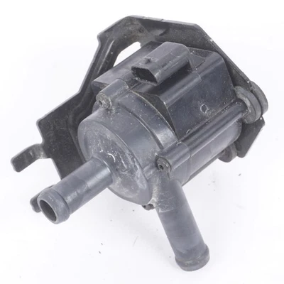 2015-18 福特福克斯 (1.0L / Turbo / MT) 辅助电动冷却液泵 — 第 1/4 张图片