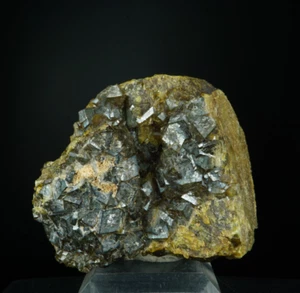Granat var. Topazolith / Stanley Butte, Arizona / Mineralkristallpräparat - Bild 1 von 5