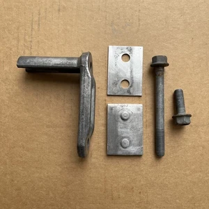 C4 Corvette OEM USED (1) 1984-1996 Rear Spring Anchor Bracket w/2Bolts #14048993 - Picture 1 of 3