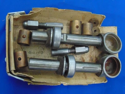 Conjunto de pinos King Ford modelo A original NOS todos os anos - Imagem 1 de 4