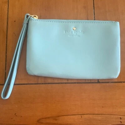 Kate Spade NY charol azul verde espuma de mar muñeca cremallera bolsa cartera usada en excelente estado Foto 1 de 4
