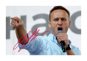 Alexei Navalny Russian A4 reproduction signature poster choice of frame - Picture 1 of 4