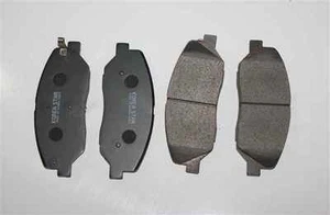 Satz Bremsbeläge Bremsklötze vorne Ssangyong Korando 2,0 e-XDI 129KW 2010- - Bild 1 von 1