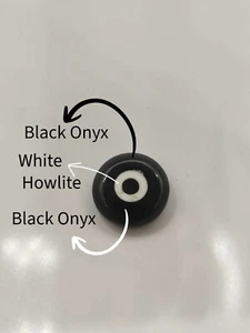 Evil Eye Briolette Cab 20x20mm - Piedra en capas de ónix negro y howlita - Imagen 1 de 8