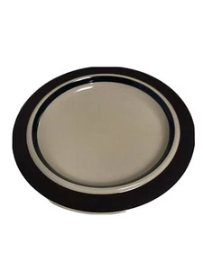 Piatto Arabia di Finlandia Anemone Marrone 10" #56 colore MARRONE. - Foto 1 di 4