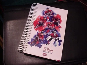 2010-11 Montreal Canadiens NHL Hockey Media Guide / 2011 - Picture 1 of 1