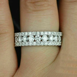 Alianza de boda simulada de oro blanco de 14 k con diamantes de corte redondo... - Imagen 1 de 5