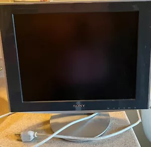 Sony SDM-HS53 15” TFT LCD Color Computer Monitor, AC Power - Picture 1 of 3