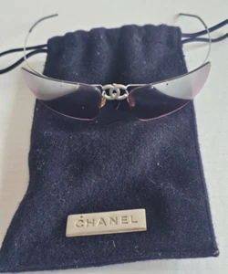 Authentic Vintage 2000s CHANEL Women's 4032 Rave Folding Sunglasses with Pouch - Picture 1 of 8