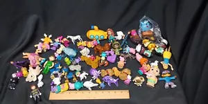 Lote de caja de juguetes para niños usado al azar cajón de chatarra - Imagen 1 de 7