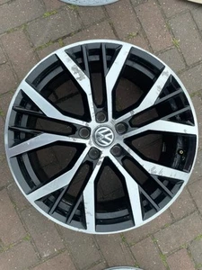 VW GOLF MK7 19" SANTIAGO ALLOY WHEEL 5G0601025AN 7.5Jx19 ET51 #1 - Picture 1 of 12