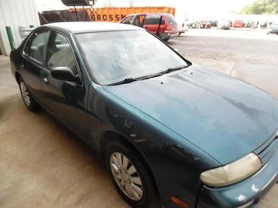 Conjunto de filtro de aire usado se adapta a: Nissan Altima 1995 grado A Foto 1 de 4