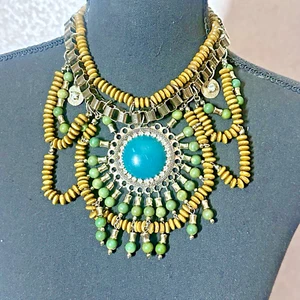 Chunky Statement Fashion Wooden green bead rhinestone necklace - Picture 1 of 9