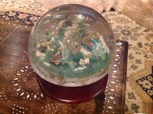 NABCO Vanderbear Snow Globe Highland Games Accessories RARE - Picture 1 of 5