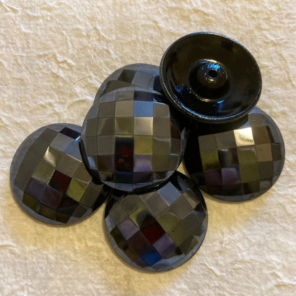 AG215 Vintage 35mm Hematita Vidrio Botones Parte Superior Facetada, Sin Laminar, Agujero Parcial (6) Foto 1 de 1