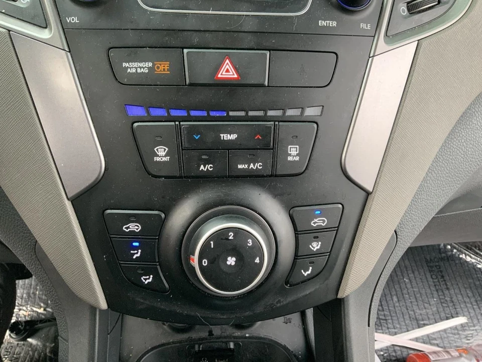 Control de clima calor/CA OEM LWB delantero 13-16 SANTA FE 1333116 Foto 1 de 4