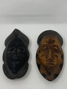 ๐ฅ Coppia di maschere africane in legno intagliate a mano arte tribale da parete arredo casa 8" - Foto 1 di 11