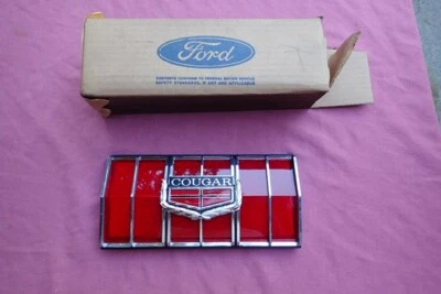 Conjunto reflector cubierta puerta combustible Mercury Cougar 1974-76, ¡nuevo en stock! D4WY-13A565-A gas Foto 1 de 4