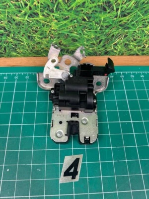 2012 - 2017 奥迪 Q5 后右后备箱锁部件 8R0827505 原始设备制造商 — 第 1/4 张图片