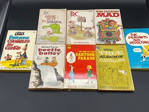 Vintage Paperback Book Lot of 8 True Cartoon Parade, Wizard of Id, Crack, MAD - Foto 1 di 23