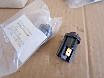 VW LT 28-55 T2 T3 Käfer MAN G G90 Fassung Lampenfassung Standlicht HELLA NEU 2x - Bild 1 von 4