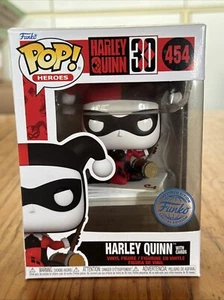 Batman - Harley Quinn with Cards Pop! Vinyl Figure (RS) #454 - Picture 1 of 7