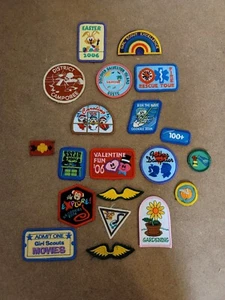 Lot 20 Vintage Girl Scout Badges Awards Patch Vintage Cookie Holiday Camp - Picture 1 of 7