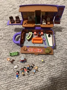 Polly Pocket HKV74 Dolls Collector Friends Compact With 6 Dolls & Accessories - Picture 1 of 5