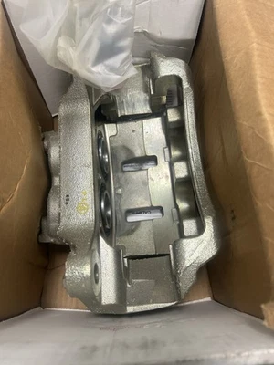 Front Left Brake Caliper w/ Bracket  Chevy W5500 4500 Tiltmaster Isuzu GMC H7 - Image 1 of 2