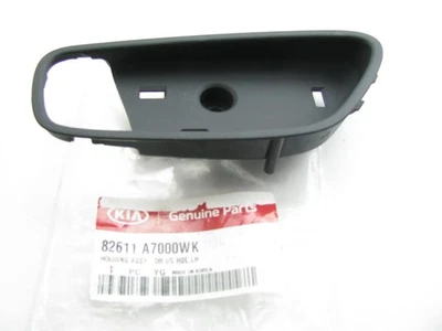 Bisel de moldura de manija de puerta interior delantera izquierda OEM para Kia Forte 2014-16 SOLO SEDÁN Foto 1 de 4