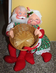 Vintage Annalee 20" Santa Mrs. Claus Holding Basket 1967 1969 RARE Mobilitee - Bild 1 von 4